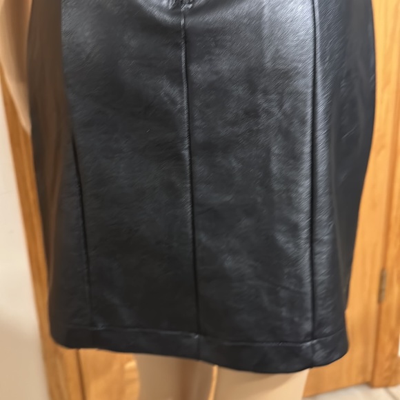 Black Faux Leather Bodycon Mini Dress with Silver Exposed Back Zipper Sm… - Picture 7 of 12